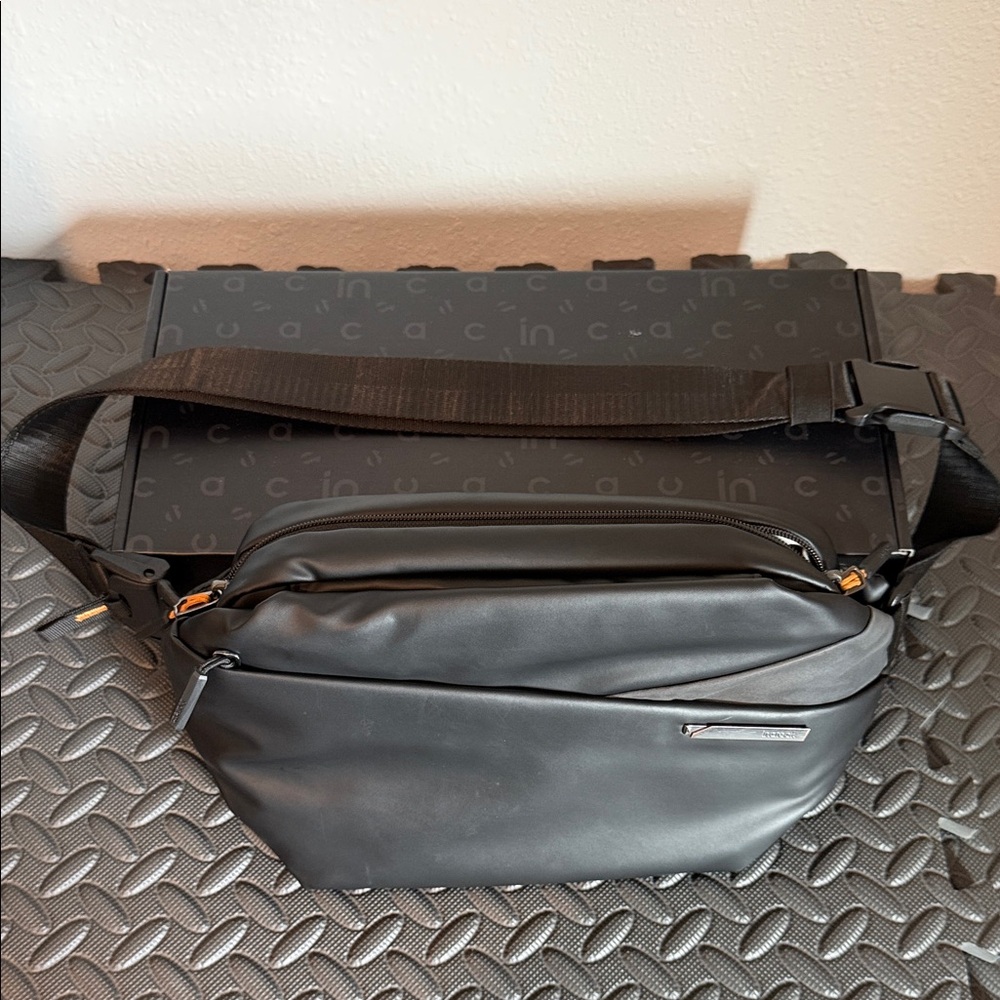Inateck sling bag